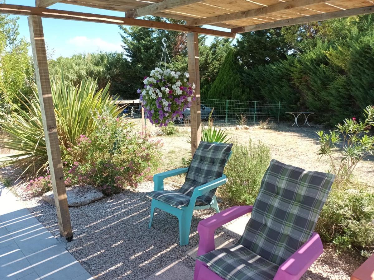 Chambres d'hôtes dans la campagne de Rognes Exterior foto